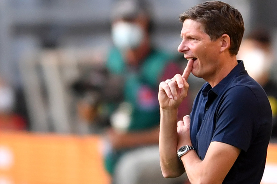 Oliver Glasner (47) wird beim Europa-League-Auftakt von Eintracht Frankfurt gegen Fenerbahce Istanbul nicht an der Seitenlinie stehen. Der Grund ist eine Sperre aus Wolfsburger Zeiten.