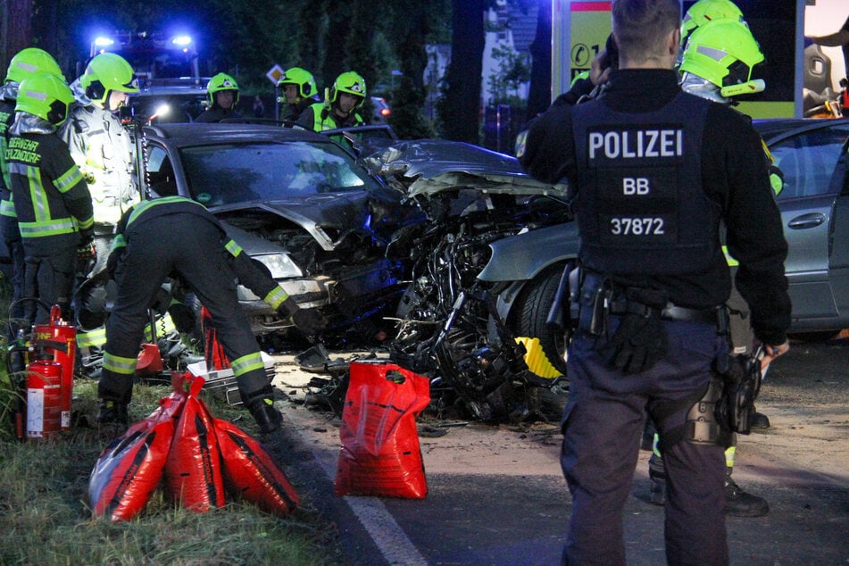 Um eine Gefährdung der Umwelt zu vermeiden, mussten auslaufende Betriebsstoffe gebunden werden.