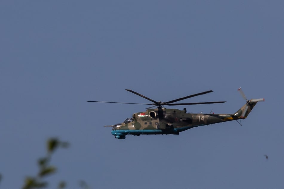 Einer Bewohnerin im polnisch-belarussischen Grenzgebiet gelangen Aufnahmen von den belarussischen Hubschraubern.