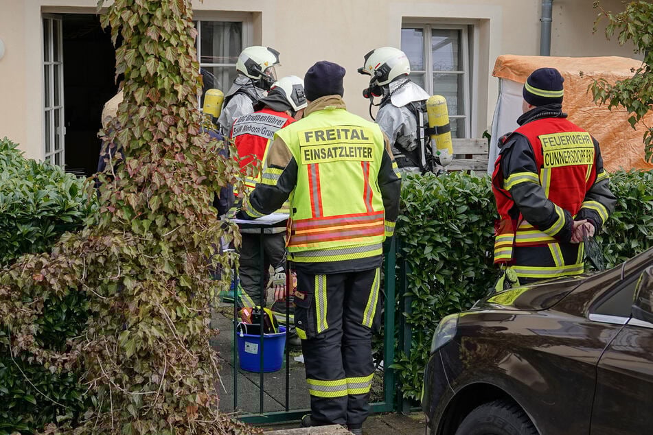 In der Wohnung in Freital fand die Polizei verschiedene chemische Substanzen.