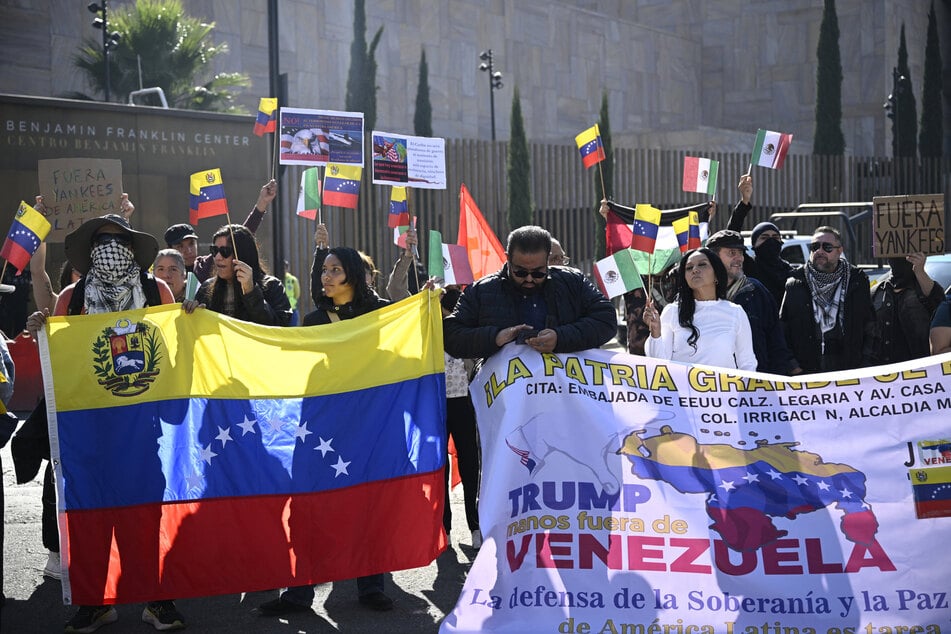 People protest against the US military operation in Venezuela outside the US embassy in Mexico City on January 3, 2026, after American forces captured Venezuelan President Nicolas Maduro.