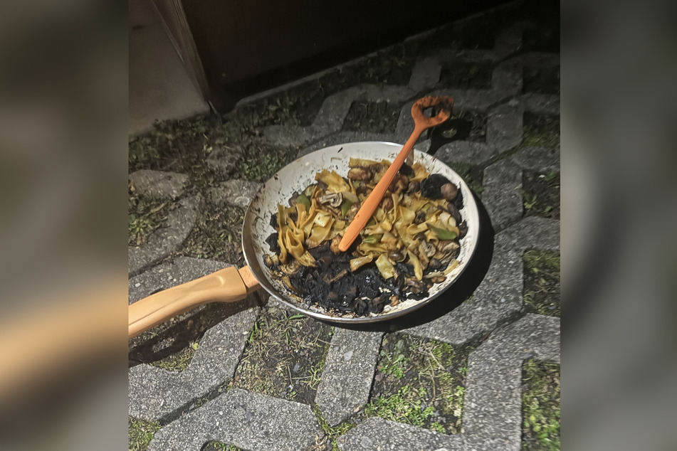 In der Bergstraße brannte das Pilzgericht einer 57-Jährigen ordentlich an.