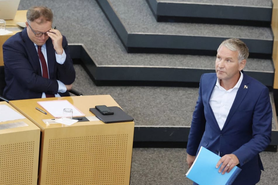 Mario Voigt (49, CDU, l.) bleibt im Amt. Björn Höcke (54, AfD, r.) wird nicht neuer Ministerpräsident.