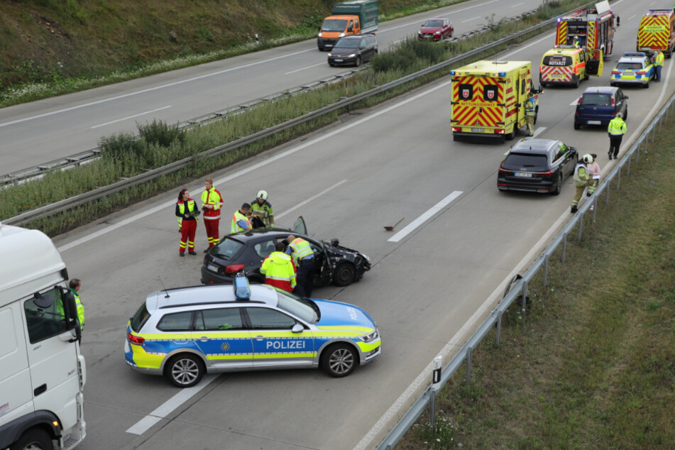 Die Autobahn A17 war für über eine Stunde voll gesperrt.