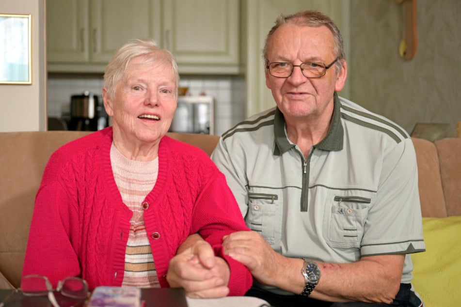 Karl-Heinz (80) und Helga (76) bewohnen seit 50 Jahren ihre Zweiraumwohnung in der Johannstädter Platte.