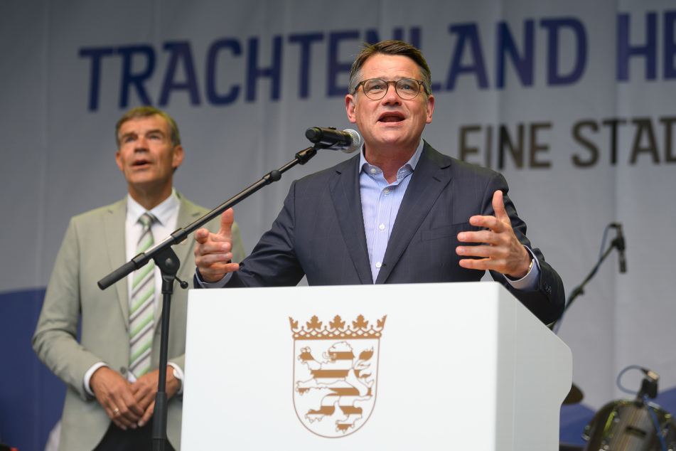 Hessens Ministerpräsident Boris Rhein (52, CDU, M.) gab mit seiner Eröffnungsrede den Startschuss für den 61. Hessentag in Fritzlar.