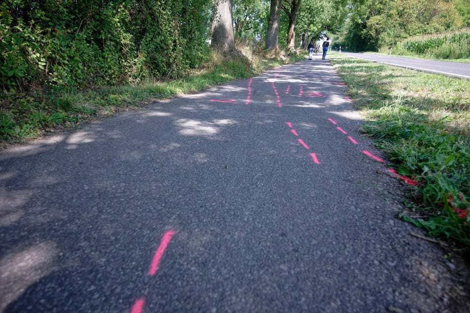 Die Polizei hatte nach dem tödlichen Unfall am Urdenbacher Weg umfangreiche Spuren gesichert, die inzwischen ausgewertet wurden.