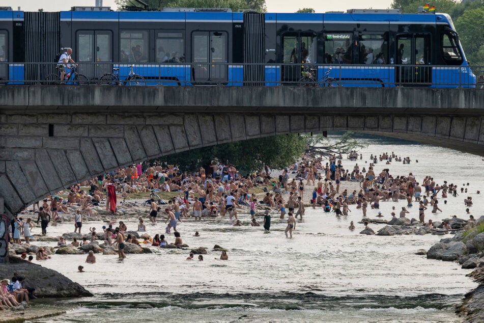 Bis zur nächsten Hitzewelle dauert es noch etwas. In Bayern herrscht kurzzeitig erst einmal eine Kaltfront.