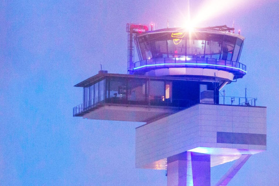 Frankfurt: Drohne am Frankfurter Flughafen gesichtet: Polizei nimmt Mann fest