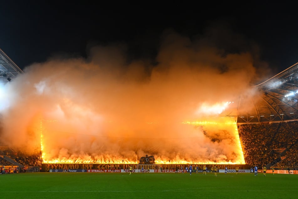 Dynamo Dresden wurde für die Pyro im DFB-Pokal gegen den SV Darmstadt 98 zu 119.100 Euro verurteilt.