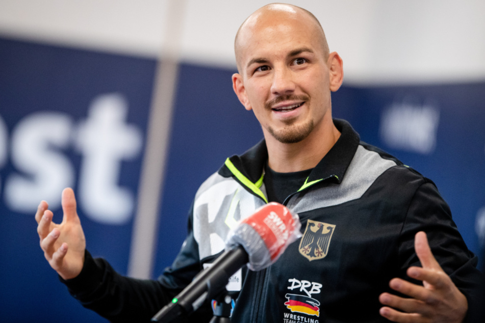 Dreifach-Ringer-Weltmeister Frank Stäbler (31) spricht bei einer Pressekonferenz über seinen Fahrplan für die Olympischen Spiele in Japan.