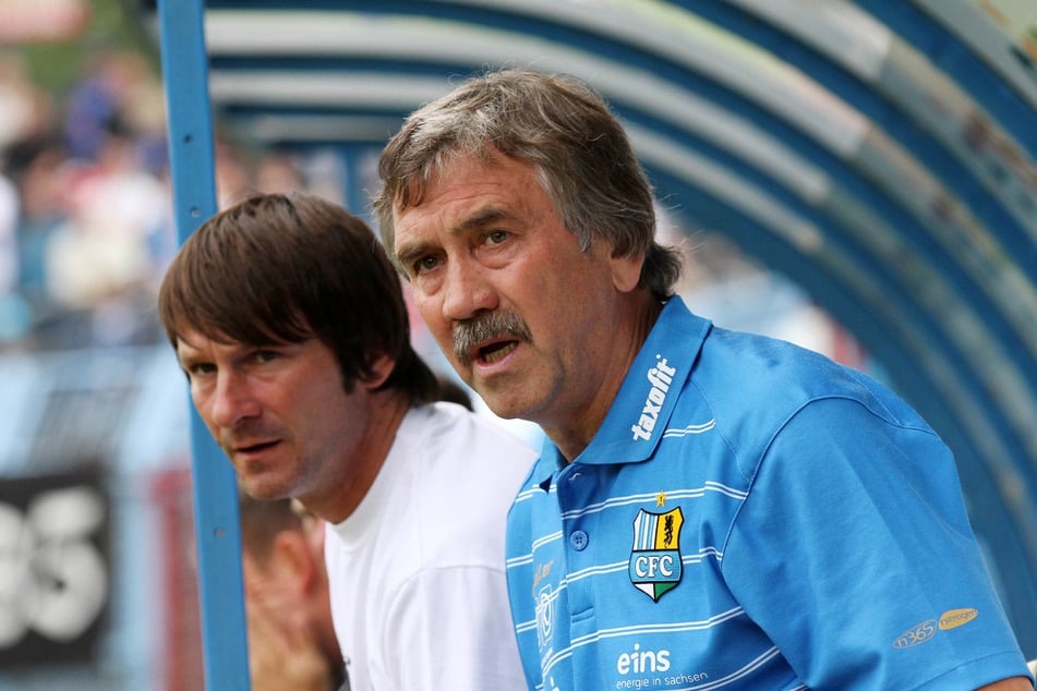 Torsten Bittermann arbeite als Co-Trainer unter anderem auch an der Seite von Trainer-Legende Gerd Schädlich (†69, r.).