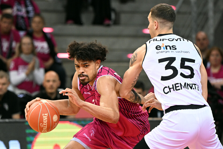 Collin Malcolm (l.) wird die Telekom Baskets Bonn nach einer Saison verlassen.