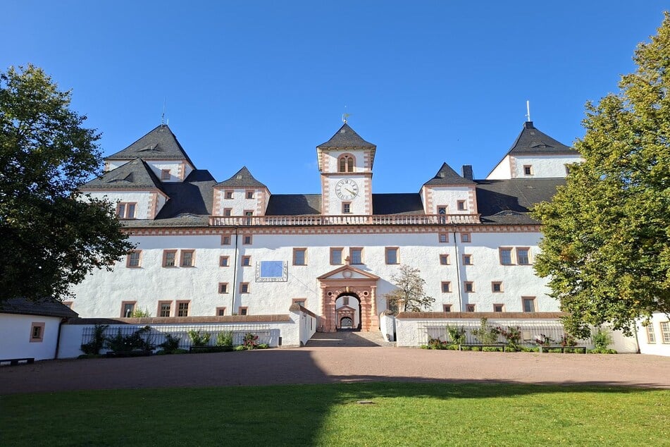 Auf Schloss Augustusburg gibt es eine große Motorrad-Sammlung.