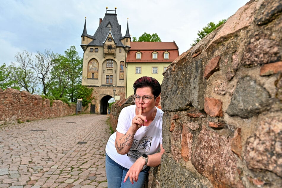 Viele Tatorte ihrer Krimis hat Autorin Evelyn Kühne (56) in die Porzellanstadt Meißen gelegt.