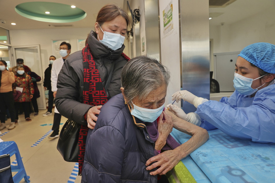 Fast drei Jahre nach seiner ersten Entdeckung in China breitet sich das Coronavirus nun in dem riesigen Land aus.