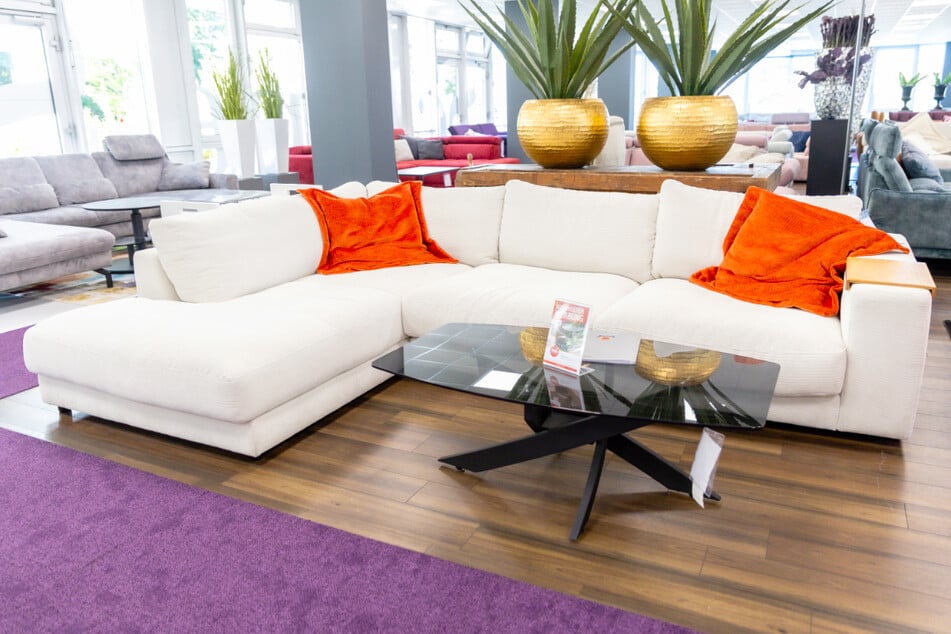 Dieses Sofa gibt's bei Multipolster richtig günstig