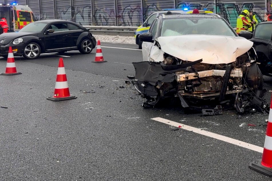 Hamburg: Schneechaos im Norden: Warnung vor "Gefahr für Leib und Leben", zahlreiche Glätteunfälle