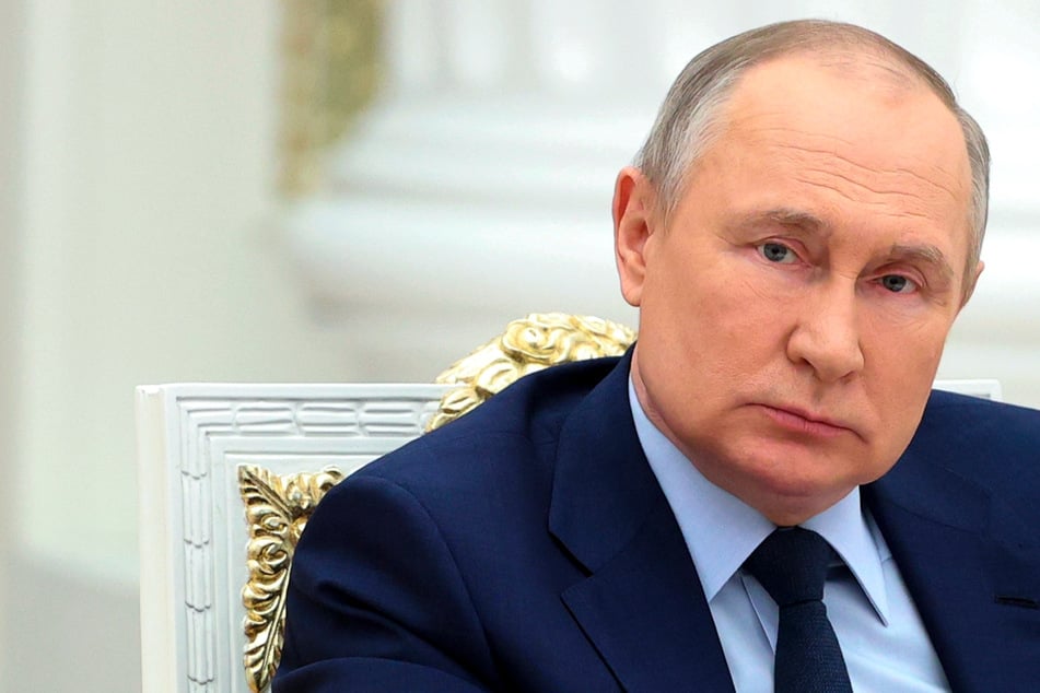 Nach Test mit Rakete, die 12 Atomsprengköpfe tragen kann: Putin droht!