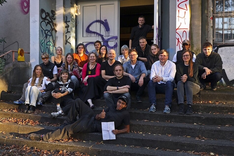 Die "Literatur Jetzt!"-Truppe in Gruppenaufnahme.