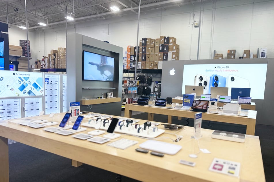 Best Buy Just Made It a Lot Easier to Upgrade Your Home and Your Phone