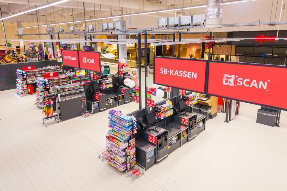 Kaufland setzt durch SB-Kassen sowohl auf Digitalisierung sowie auf tollen Service an den klassischen Kassen.