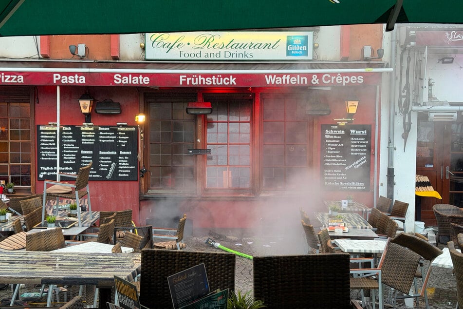 Brandgeruch in Köln! Menschen sollen Fenster und Türen geschlossen halten