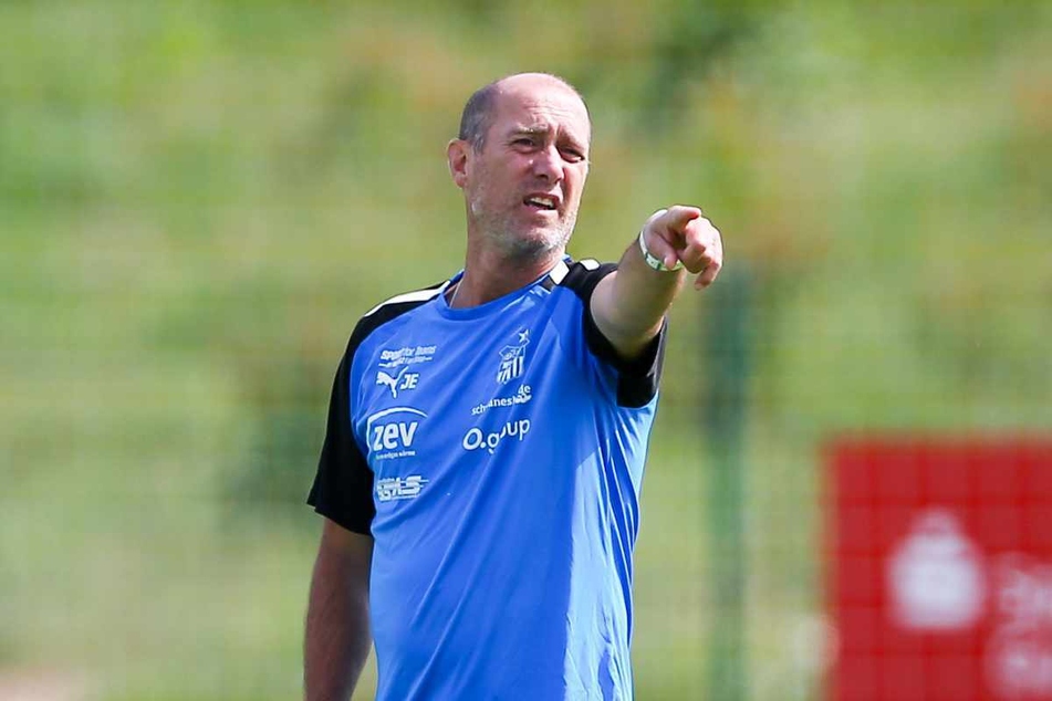 Da woll'n wir hin! FSV-Coach Joe Enochs (50) kann seine Mannschaft eine knappe Woche in Österreich auf die neue Saison vorbereiten.
