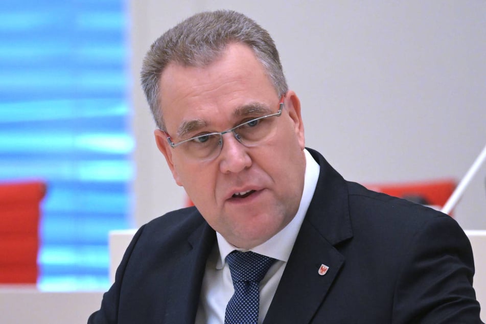 Rainer Genilke (57, CDU) fordert eine schnellere Fertigstellung der geplanten neuen Abschiebehaftanstalt.