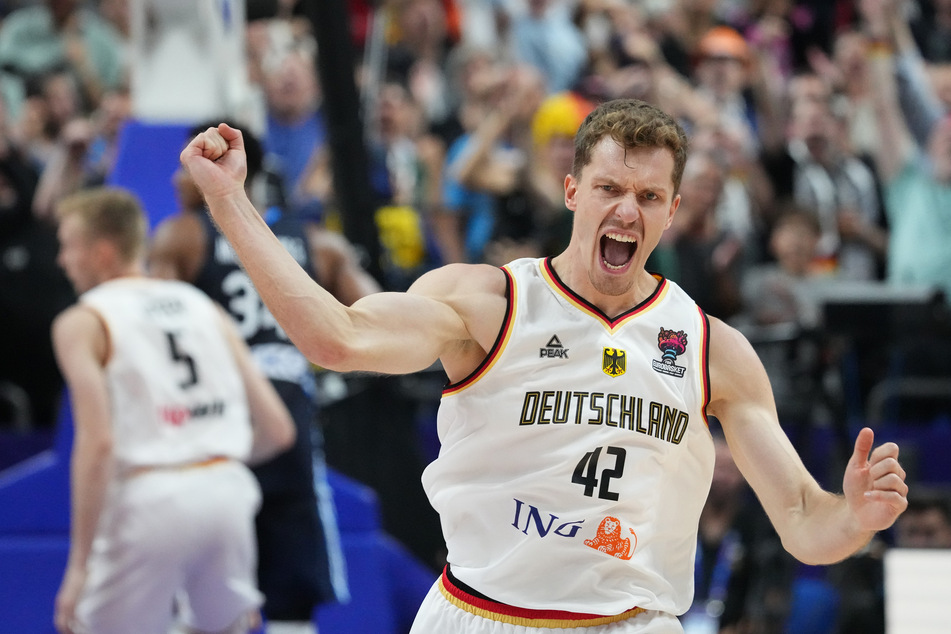 Im Halbfinale der Heim-EM trifft die deutsche Basketball-Nationalmannschaft am Freitag auf Spanien.