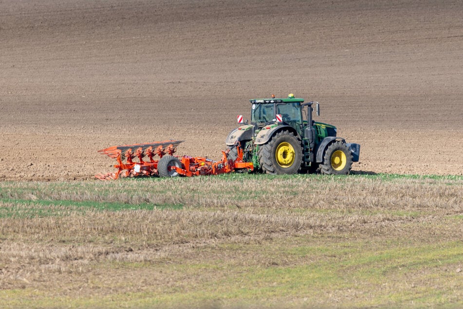 Der Klimawandel wirkt sich auf die Bodenqualität von Ackern aus. (Symbolbild)