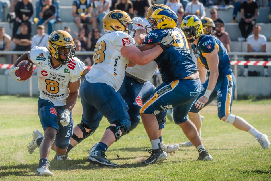Running Back Tofunmi Lala (22, l.) war in Hildesheim schon stürmisch unterwegs.