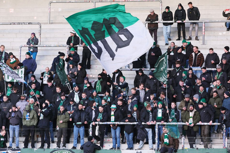 Der VfB Lübeck und seine Fans kämpfen aktuell ums Überleben.