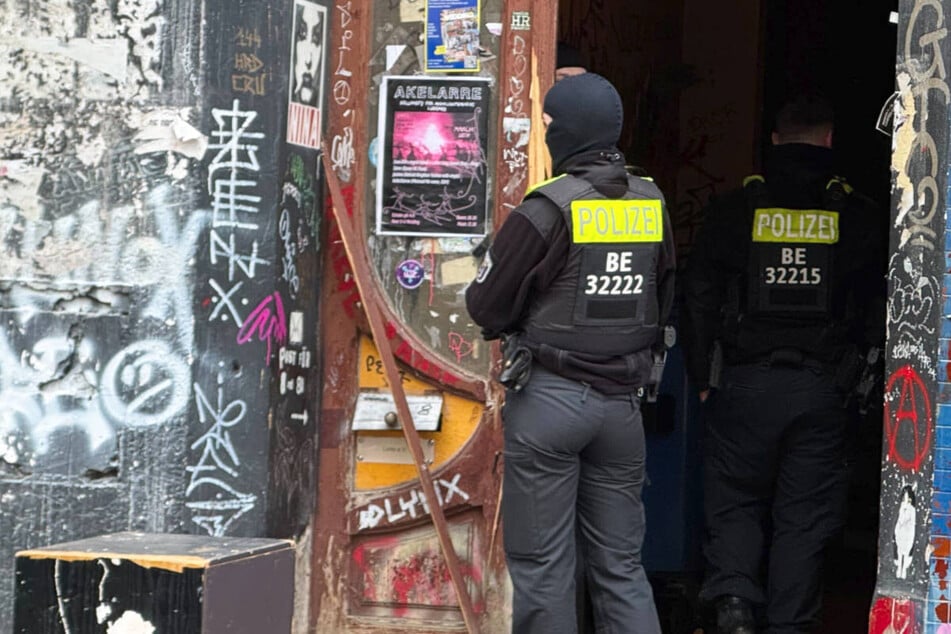 Bis zu 70 Millionen Euro Schaden nach Anschlag auf Strommast: Razzia bei Anarchos