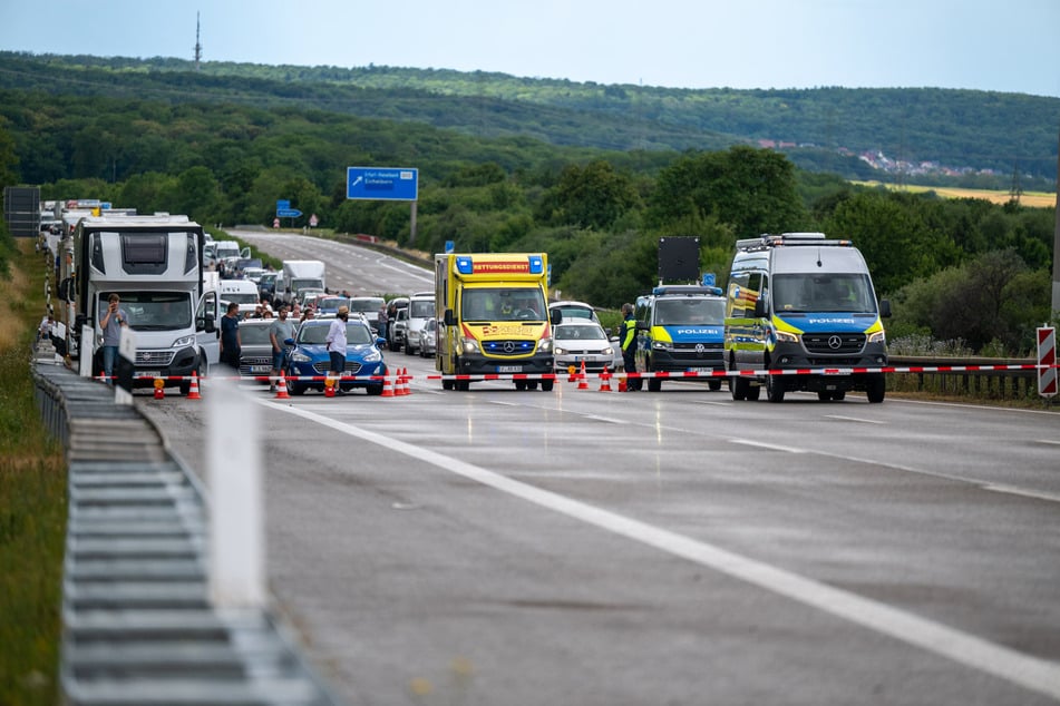 Auch wenn die Sperrung zum Teil aufgehoben wurde, kommt es weiterhin zu Verkehrseinschränkungen.
