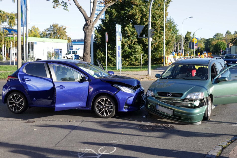 Vorfahrt missachtet: Zwei Verletzte nach Crash in Leipzig