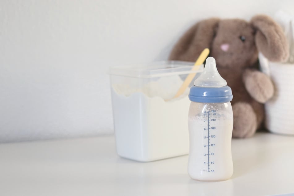 Skandal um verunreinigte Babymilch: Gift in Stuhlprobe von Kind nachgewiesen