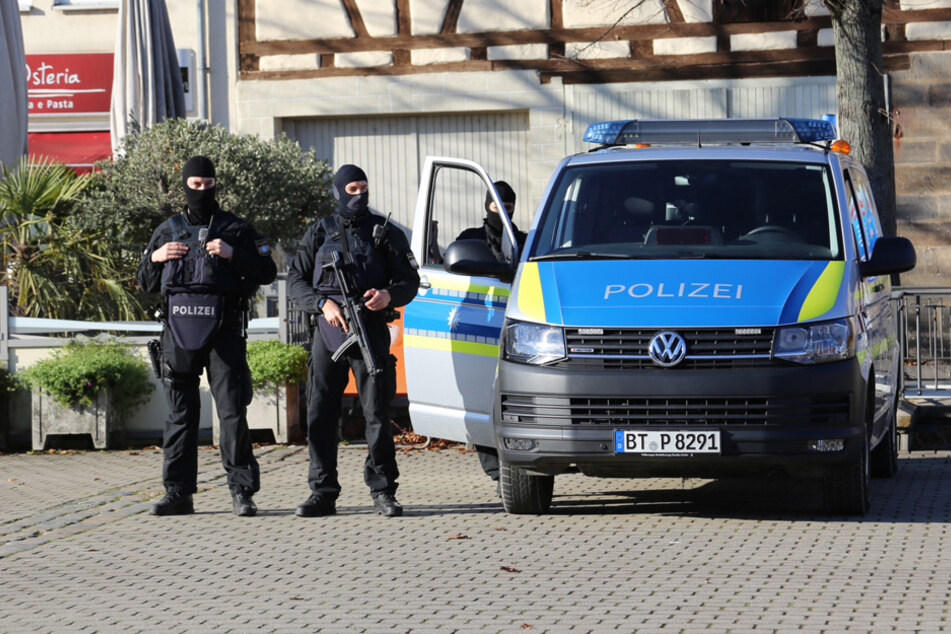 Auch die Spezialeinsatzkräfte der Polizei waren wegen des 14-Jährigen im Einsatz.