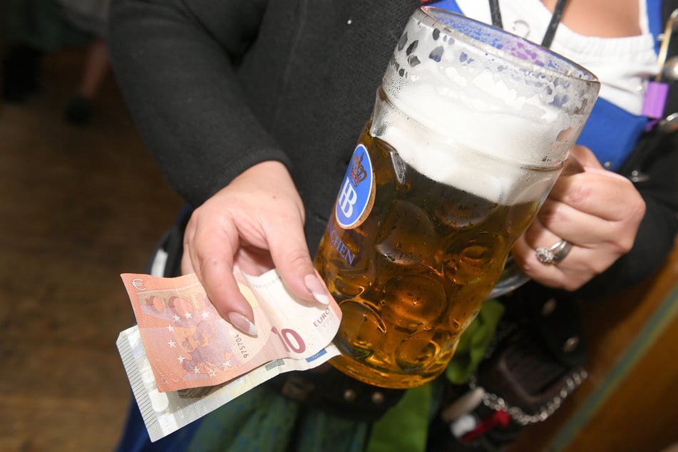 Bei der Wiesn im Jahr 2022 wurde deutlich weniger Bier getrunken, als 2019 noch.