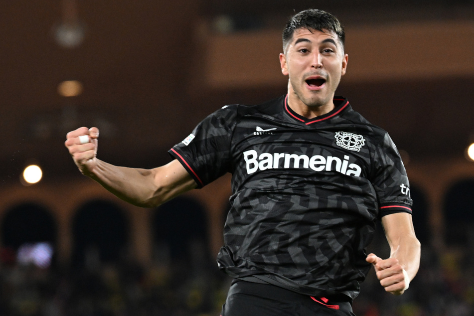 Bayer Leverkusens Exequiel Palacios bejubelt seinen Treffer zum 2:1 - der Argentinier und der Rest der Werkself haben das Europa-League-Achtelfinale erreicht!