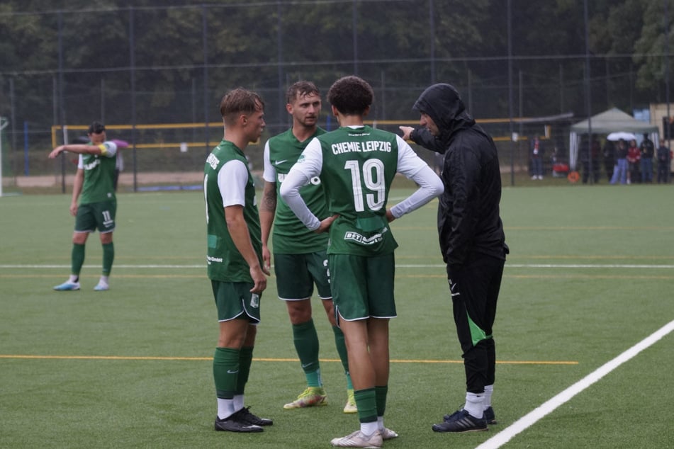 Coach Miroslav Jagatic (46, r.) diskutierte immer wieder mit seinen Spielern.