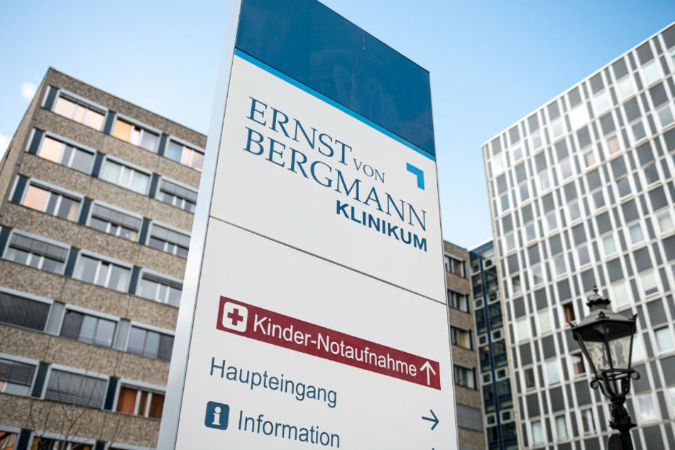 Das Bergmann-Klinikum könnte womöglich bald wieder voll öffnen.