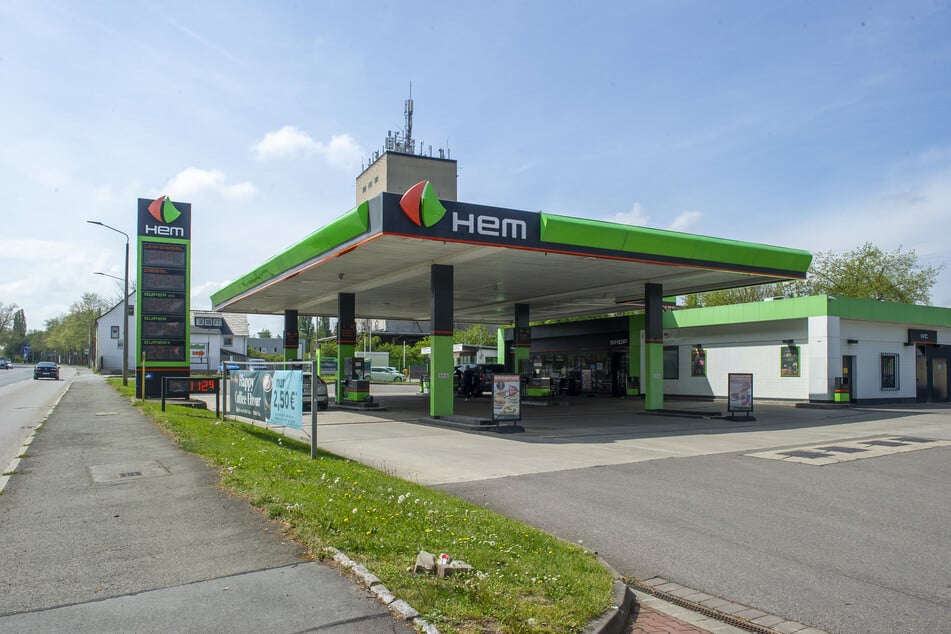 Die HEM-Tankstelle an der Reichenbacher Straße in Zwickau wurde an Weihnachten 2021 überfallen.