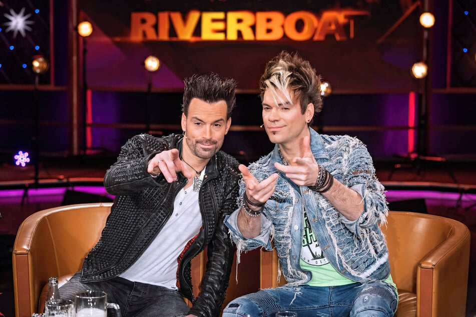 Andreas (47, l.) und Chris alias "Ehrlich Brothers" waren im MDR-Riverboat zu sehen.