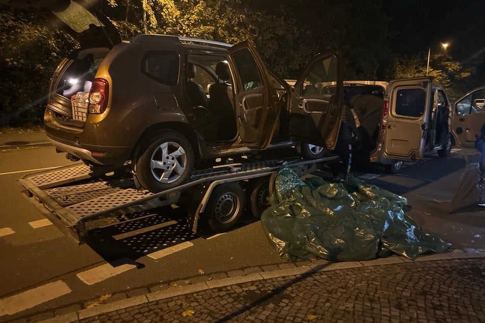 Bei der Kontrolle eines Transporters hat die Polizei mehr als ein Dutzend geklaute Fahrräder entdeckt.