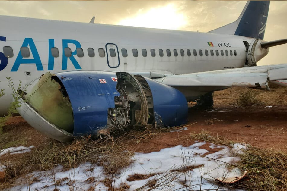 Die havarierte Boeing 737-300 hat wohl nur noch Schrottwert.