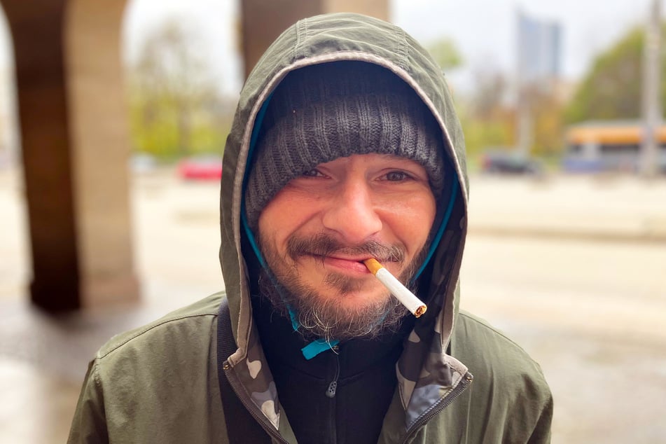 Sonst hat der Obdachlose trotz seiner Situation häufig ein schelmisches Grinsen auf den Lippen.