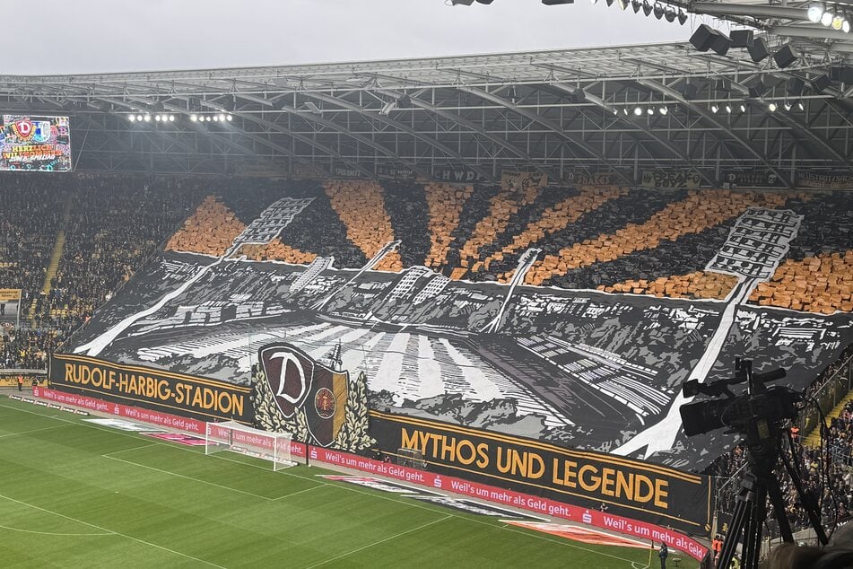Die Choreo der Dynamo-Fans.