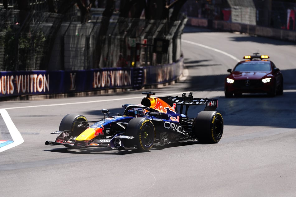 Blitz-Aus: Formel-1-Star Max Verstappen (28) erlebte einen Tag zum Vergessen.