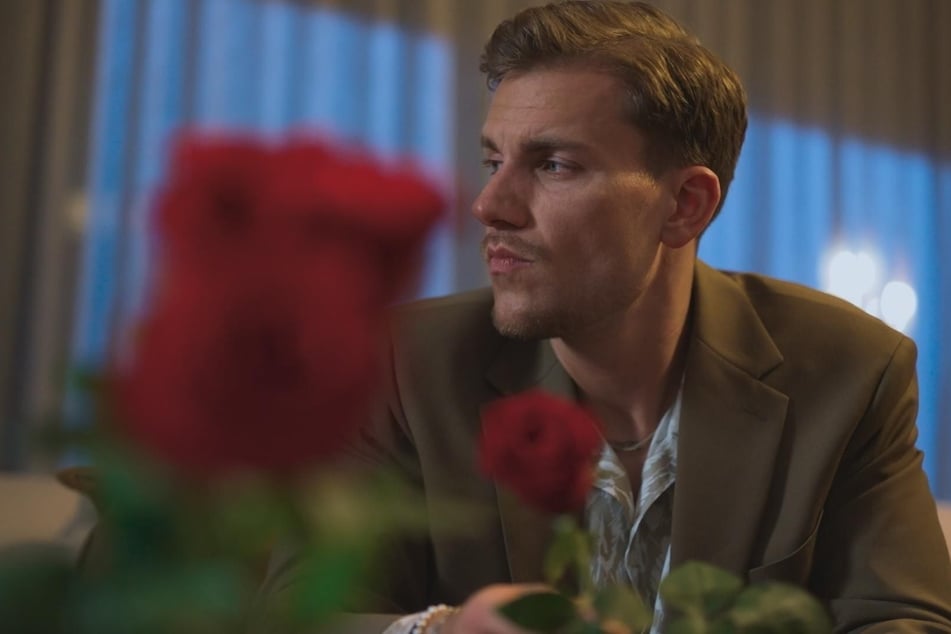 Felix (32) schickt in der "Nacht der Rosen" gleich zwei Frauen aus seinem "Team" nach Hause.